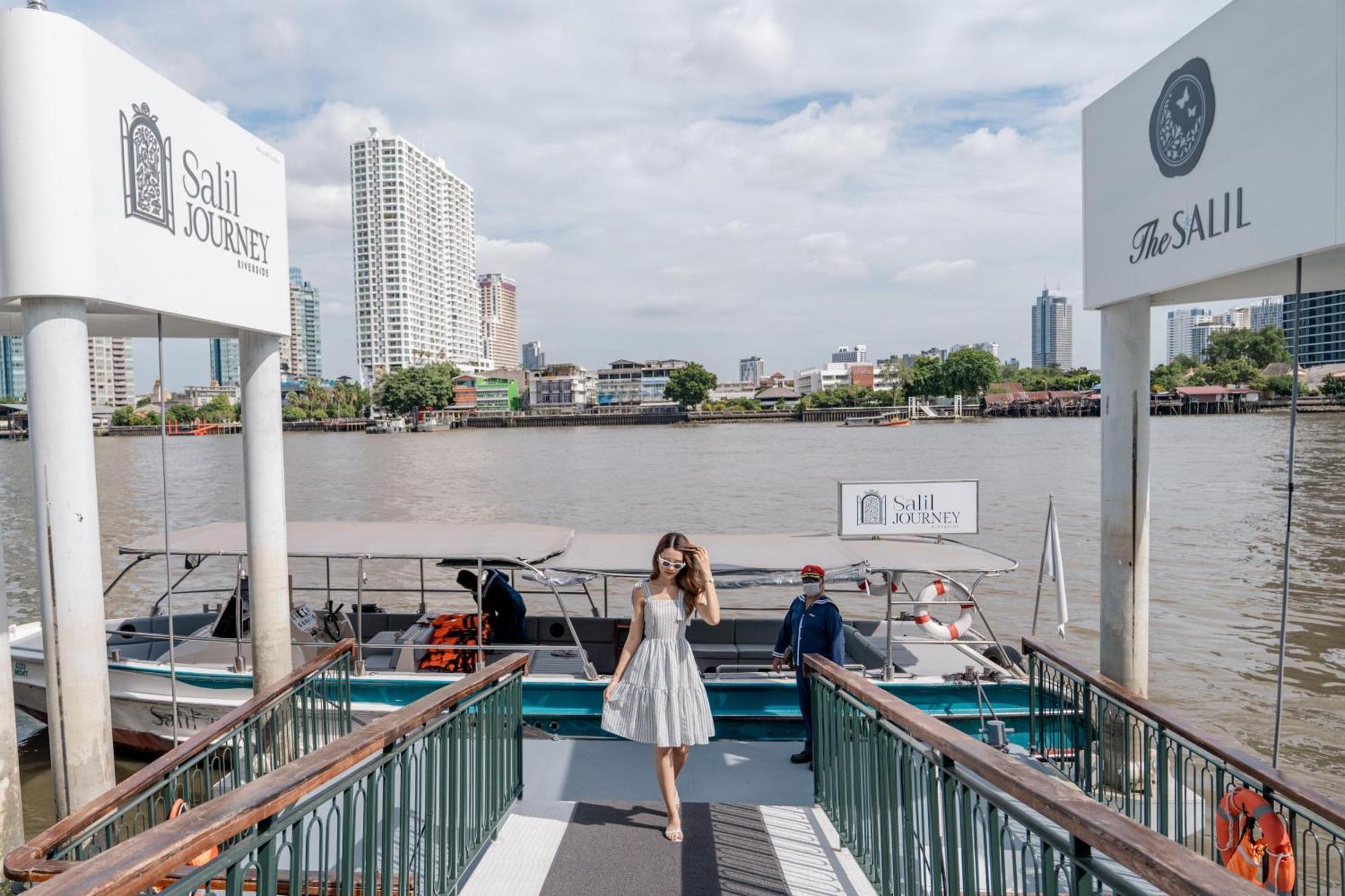 The Salil Hotel Riverside Bangkok Dış mekan fotoğraf The River City pier